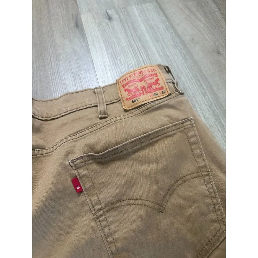 Levi Strauss & Co. 541 Tan Camel Mens Waist Size 42 Hemmed